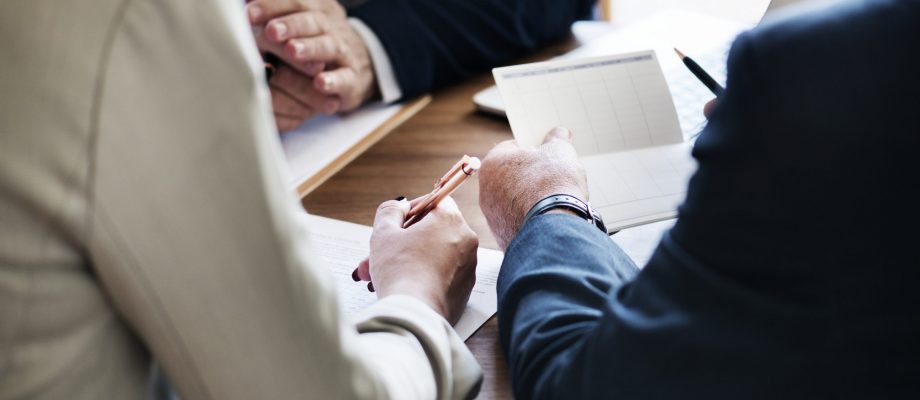 Business people investing on startup buiness